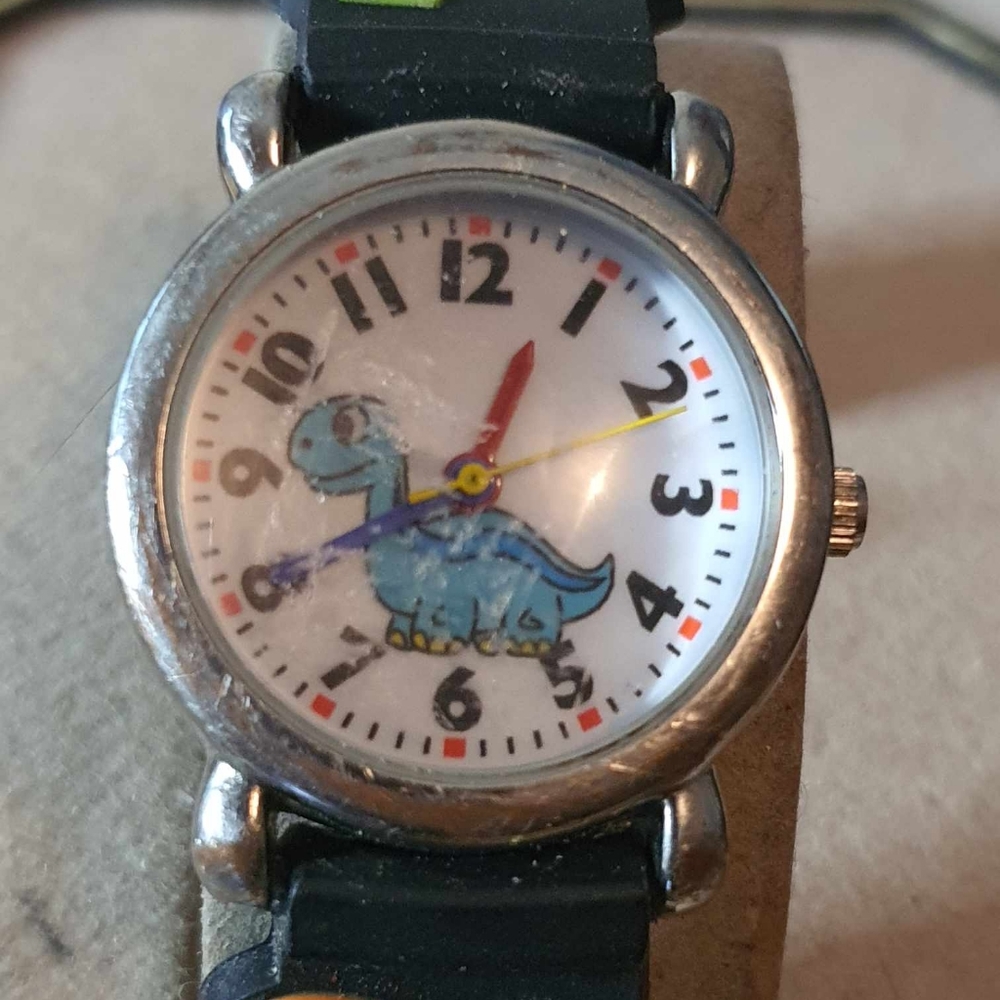 🦋10/$20🦋 WL Silver/Blue Dinosaur Accented Boy's Kid Watch